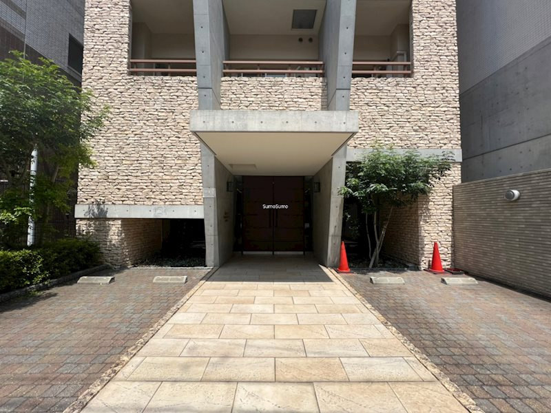 レジュールアッシュ心斎橋リュクスの外観