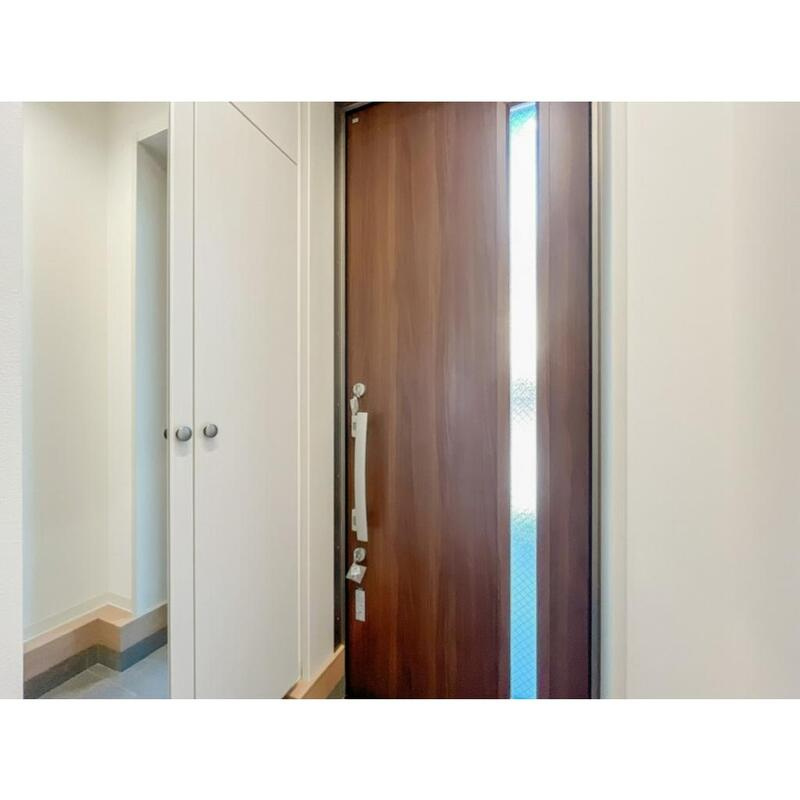 塚本通7丁目戸建貸家の玄関