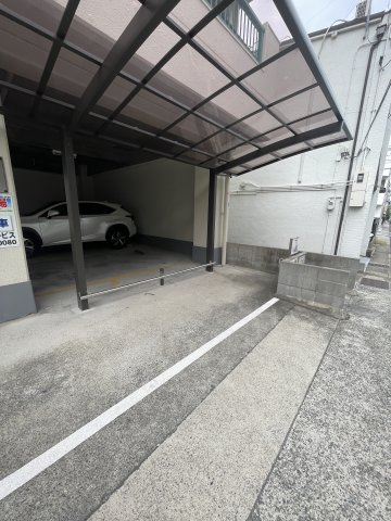 中道グリーンハイツの駐車場