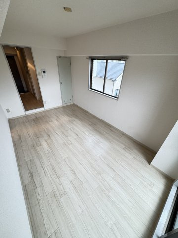メゾン・ド・エミュウの居間・リビング