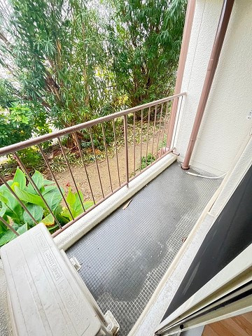 恒風園マンションのバルコニー