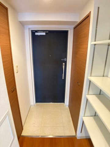 ルクレ難波の玄関