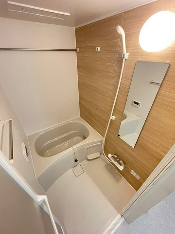 レゾナンス西宮北口の浴室