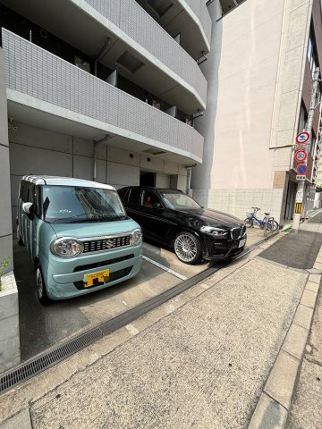 スワンズシティ大手前ソレイユの駐車場