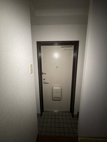 名谷パインハイツの玄関