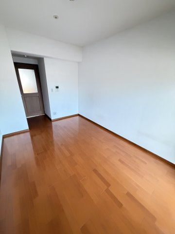 神戸市灘区六甲町５丁目の賃貸マンションの居間・リビング