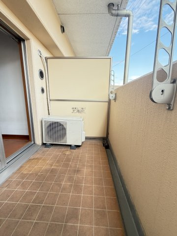 神戸市灘区六甲町５丁目の賃貸マンションのバルコニー