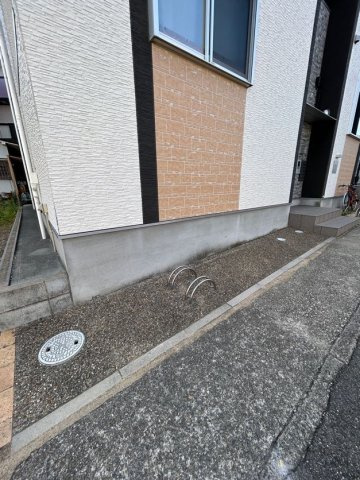 プランドール神戸の駐車場