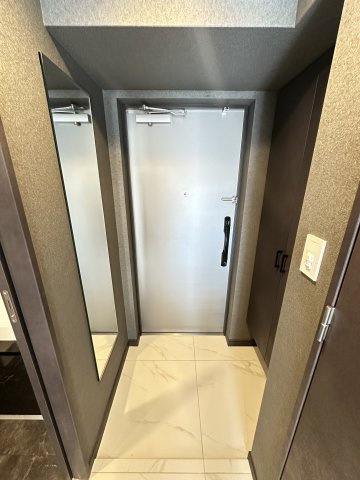 S-RESIDENCE難波西alterの玄関