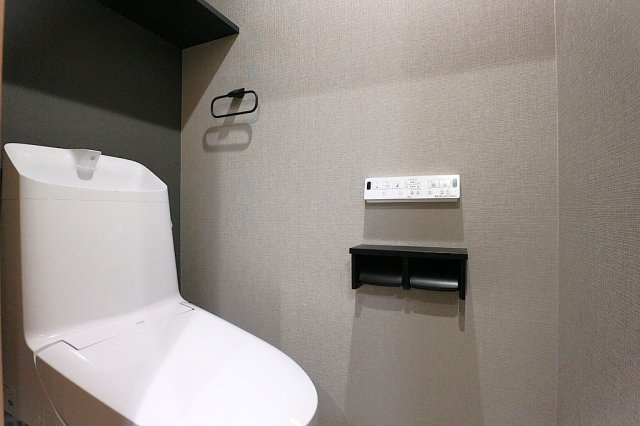 ふぁみーゆ寝屋川セントラルパークA棟のトイレ|温水洗浄便座
■物件内覧・資金計画相談・住宅ローン相談、リフォーム相談、お問合せ受付中■
※当日・翌日のご内覧、ご相談はお電話でのお問合せがスムーズです！