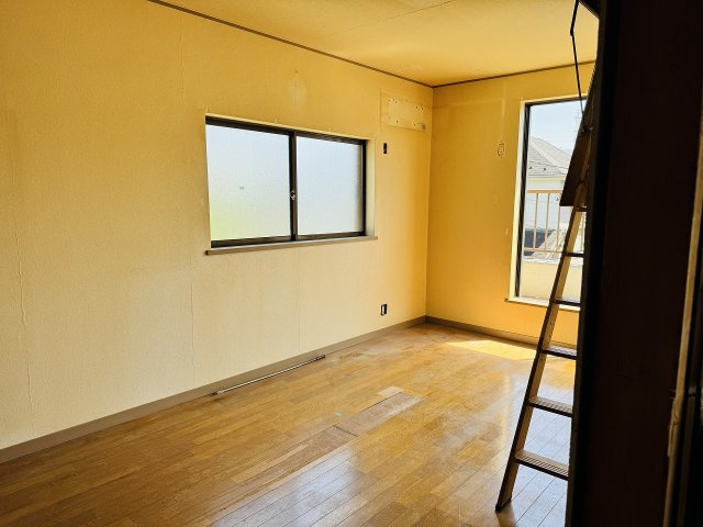 八王子市　大谷町　中古戸建ての寝室|～現在リフォーム中、詳細は当社までお気軽にお問合せ下さい～