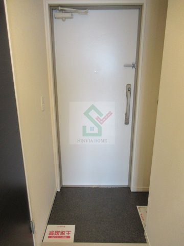 エムズシティ三原台の玄関