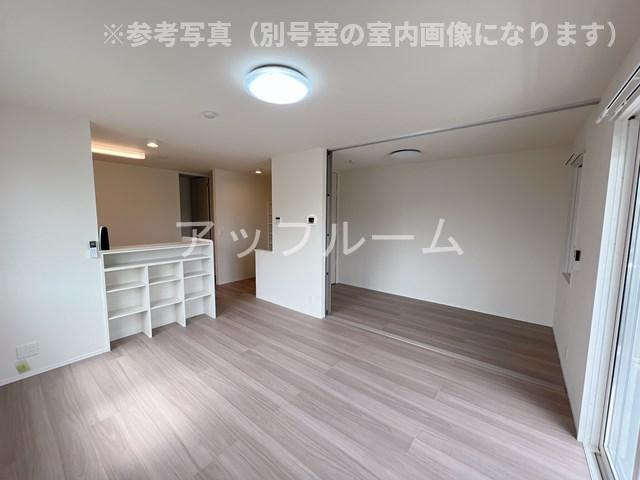 ルミエール Bの居間・リビング