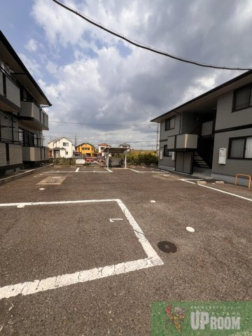 サン・フィールド Ｂの駐車場