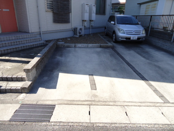 アンシャンテの駐車場