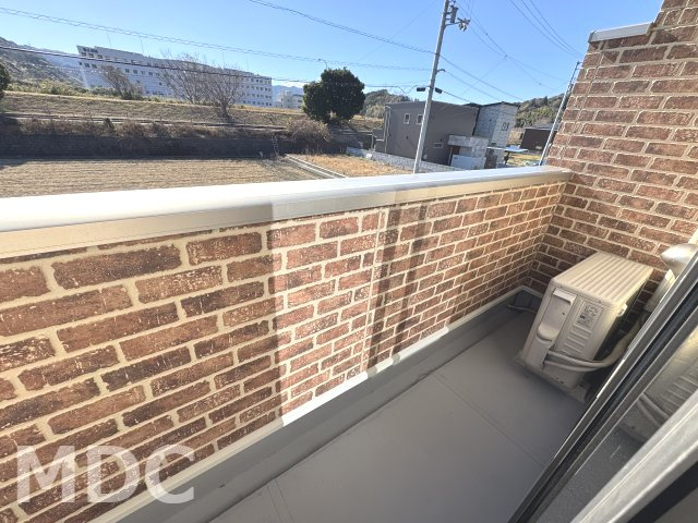 徳島市八万町新貝のアパートのバルコニー