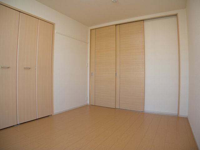 ポレール伊川Ⅲの洋室