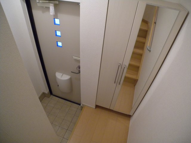 ポレール伊川Ⅲの玄関