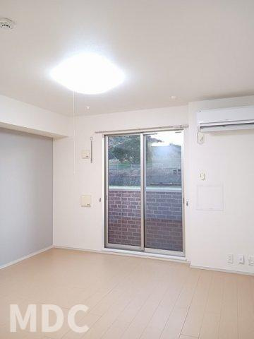 徳島市八万町新貝のアパートの居間・リビング