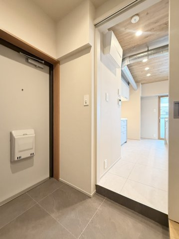池袋西ビューハイツの内装|キッチン直結の玄関フロア