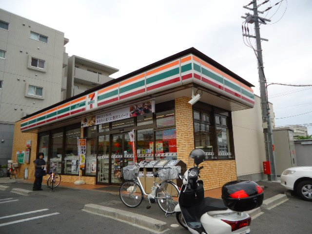 【周辺】 | プリムローズ　深井 | セブンイレブン堺深井沢町店まで1,132ｍ