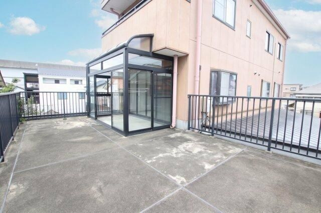 守山区更屋敷事務所兼住居のバルコニー