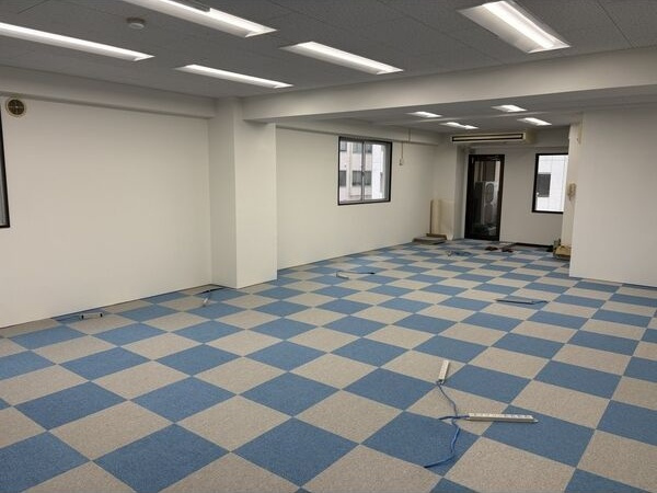 秀光堂ビル本館の居間・リビング
