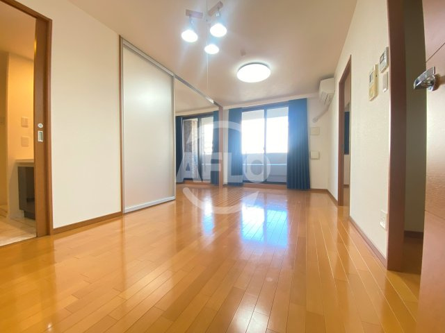 リーガル梅田II　西天満小学校区の居間・リビング