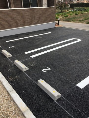 ベルピースの駐車場