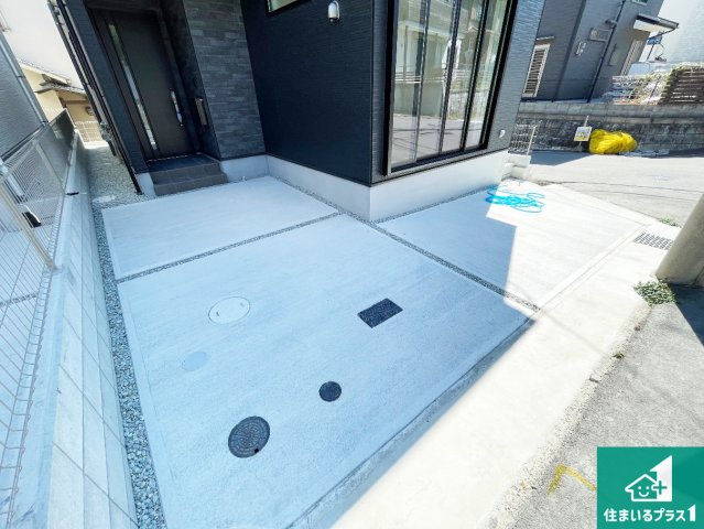 神戸市須磨区緑が丘　第3期　新築一戸建ての駐車場|2台分の駐車スペース有り！急な来客でも安心です！
