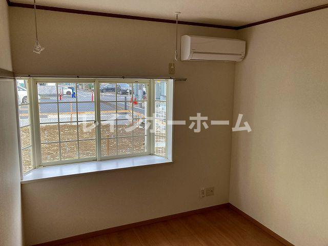 幸ハイツの居間・リビング