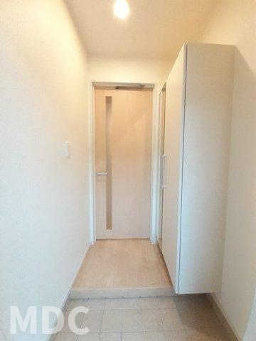 徳島市八万町柿谷のアパートの玄関
