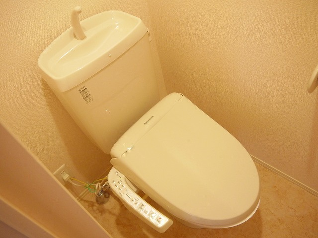 ティンカーベルハイツ　Ⅱのトイレ|ゆったりとした空間のトイレです