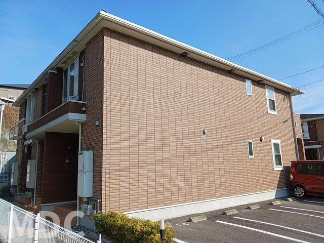 徳島市八万町柿谷のアパートの外観