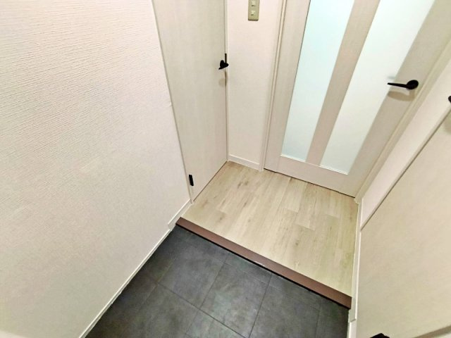 新大阪第一ハイツビルの玄関