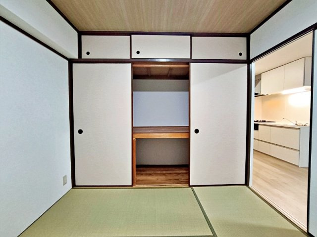 新大阪第一ハイツビルの和室