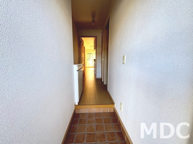 徳島市八万町大坪のアパートの玄関