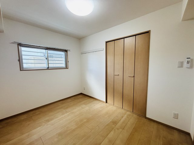 グランディールやはぎの洋室