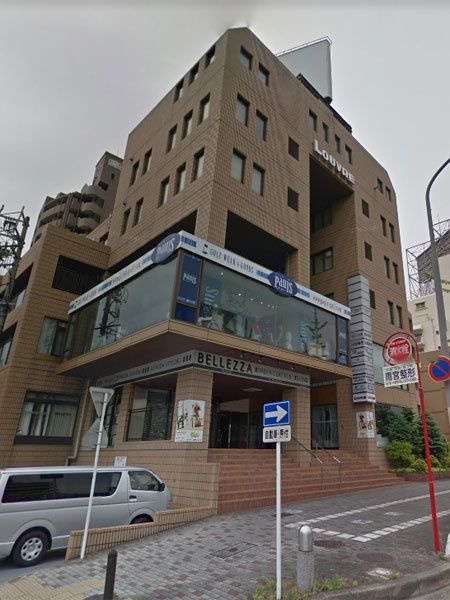 ルーブルビルの外観