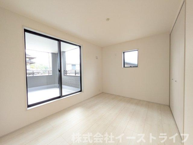 【新築戸建】　いわき市常磐上湯長谷町第3　全2棟　長期優良住宅の洋室|家具などのインテリアともマッチしておしゃれ感が出しやすく、身の回りの整理がしやすいのも魅力な洋室です。