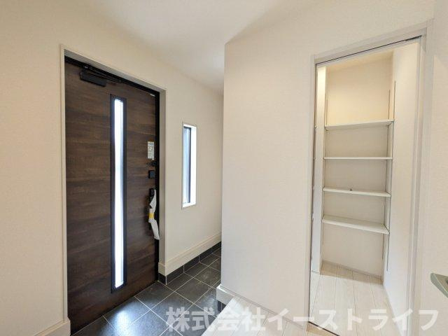 【新築戸建】　(予約あり)　いわき市常磐上湯長谷町第3　全2棟　長期優良住宅の玄関|きれいな玄関です。シューズクロークが完備されているので、玄関がスッキリした印象です