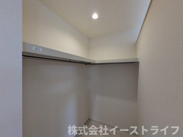 【新築戸建】　(予約あり)　いわき市常磐上湯長谷町第3　全2棟　長期優良住宅の収納|季節ごとの入れ替えが不要なウォークインクローゼットは、こたつや扇風機、またお絵描きや工作などお子様との思い出もたっぷり収納できます。2ヵ所あり！