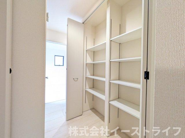 【新築戸建】　いわき市常磐上湯長谷町第3　全2棟　長期優良住宅の収納|2階ホールにも大容量のクローゼット完備！掃除用品やストック品などを収納するのに大変便利です！