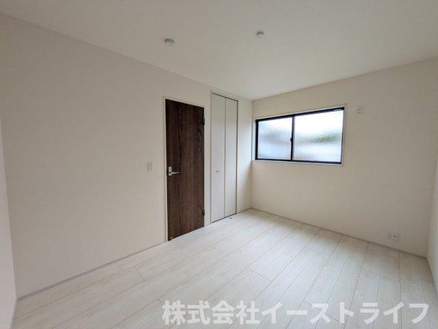 【新築戸建】　(予約あり)　いわき市常磐上湯長谷町第3　全2棟　長期優良住宅の子供部屋|フローリングのお部屋は耐久性があり傷がつきにくいので、一般的な使用ではメンテナンスはあまり必要ありません。また、汚れたらさっと拭き取るだけで、キレイな状態を保つことができます。