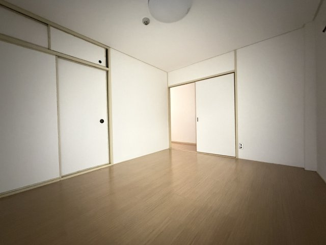 グランビルド長居の洋室