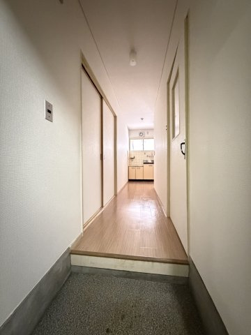 グランビルド長居の玄関