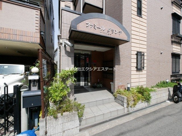 ファミールグランデサウス館のエントランス