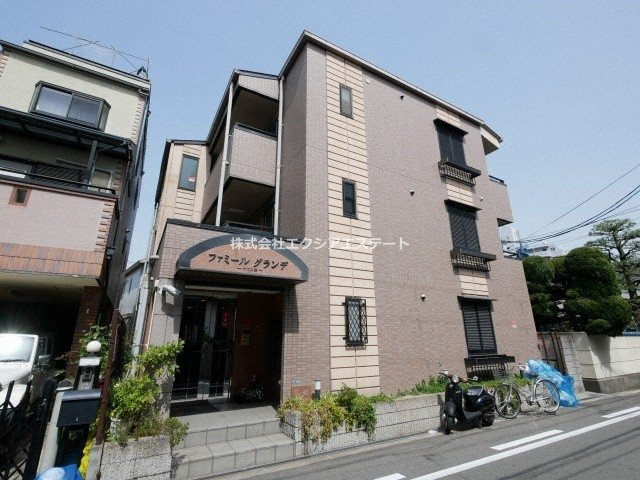 ファミールグランデサウス館の外観
