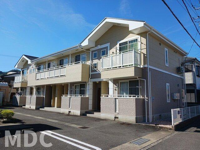 徳島市八万町千鳥のアパートの外観