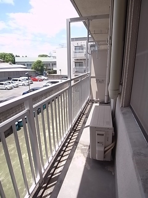 オーラコート杭瀬のバルコニー